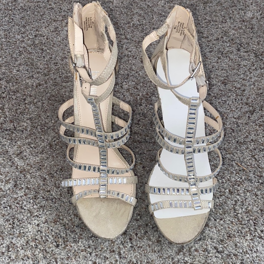 Light Sparkly Nude Heel
